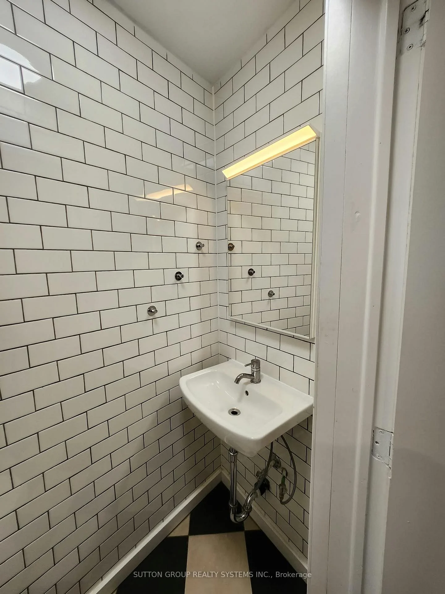 Photo 25 of Unit 2nd Floor, 616 Rogers Road, Toronto, Keelesdale-Eglinton West — HOMEH