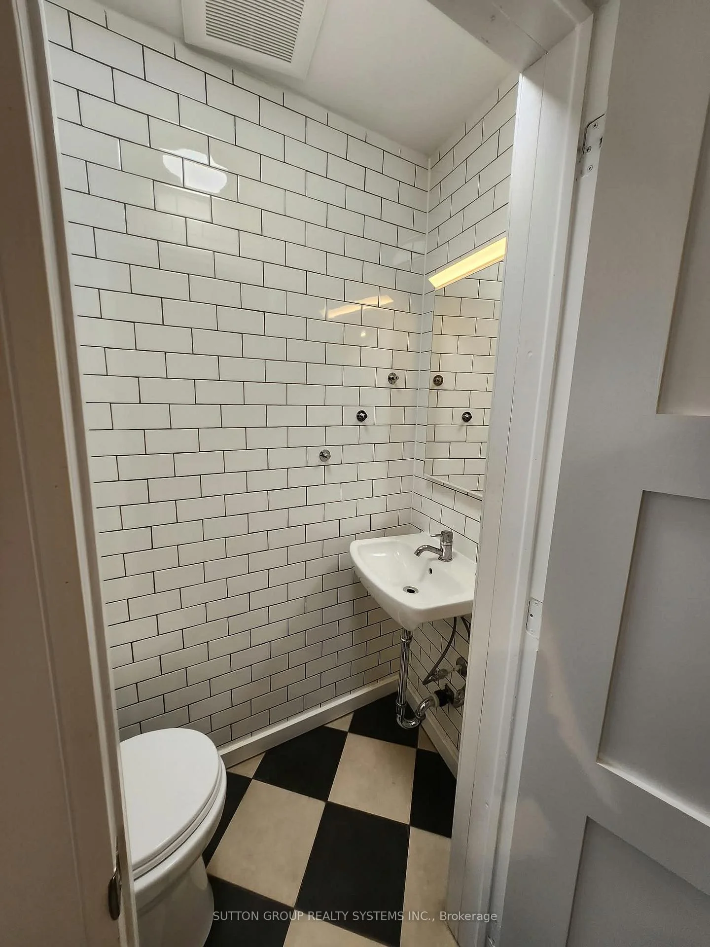 Photo 38 of Unit 2nd Floor, 616 Rogers Road, Toronto, Keelesdale-Eglinton West — HOMEH