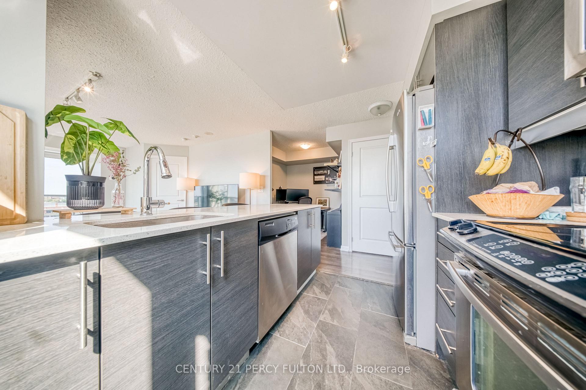 Photo 6 of Unit 1010, 125 Western Battery Road, Toronto, Niagara — HOMEH
