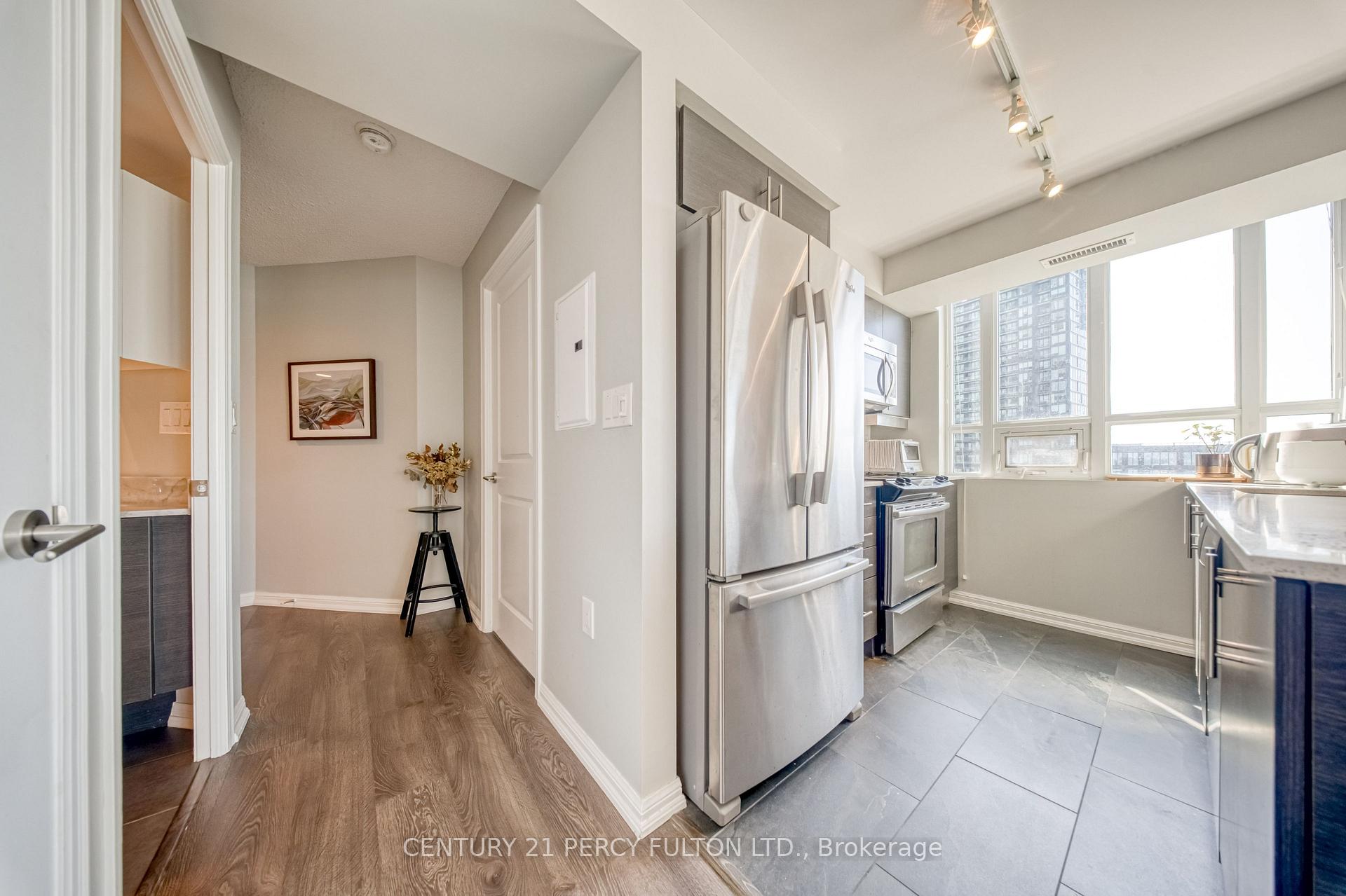 Photo 11 of Unit 1010, 125 Western Battery Road, Toronto, Niagara — HOMEH