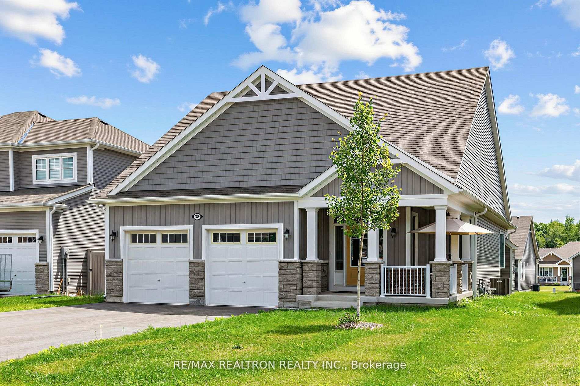 Photo 3 of 38 Chambery Street, Bracebridge, Macaulay — HOMEH