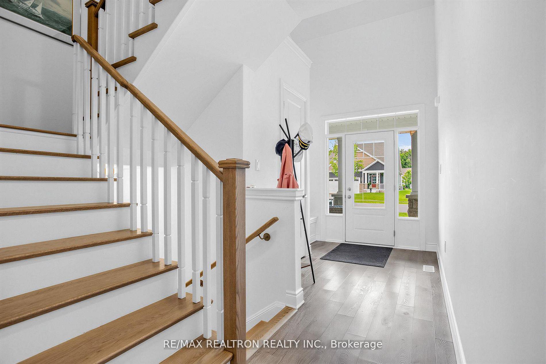 Photo 5 of 38 Chambery Street, Bracebridge, Macaulay — HOMEH
