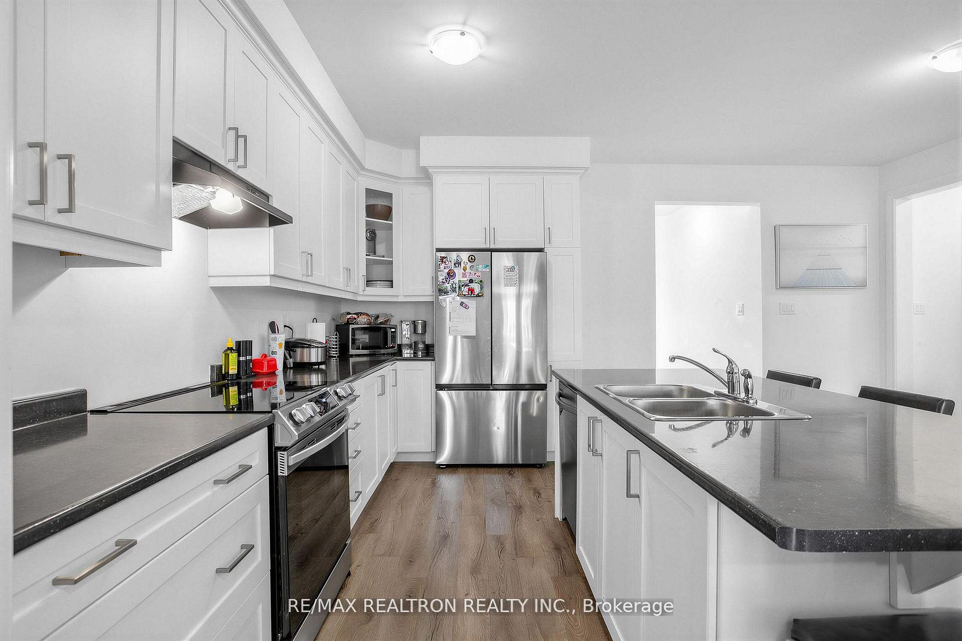 Photo 10 of 38 Chambery Street, Bracebridge, Macaulay — HOMEH