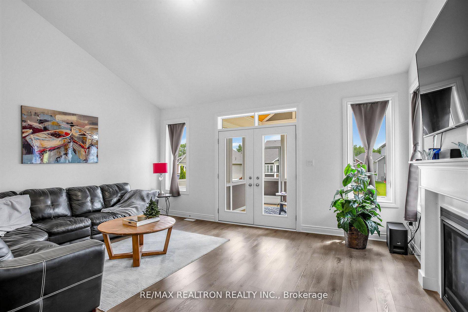 Photo 16 of 38 Chambery Street, Bracebridge, Macaulay — HOMEH