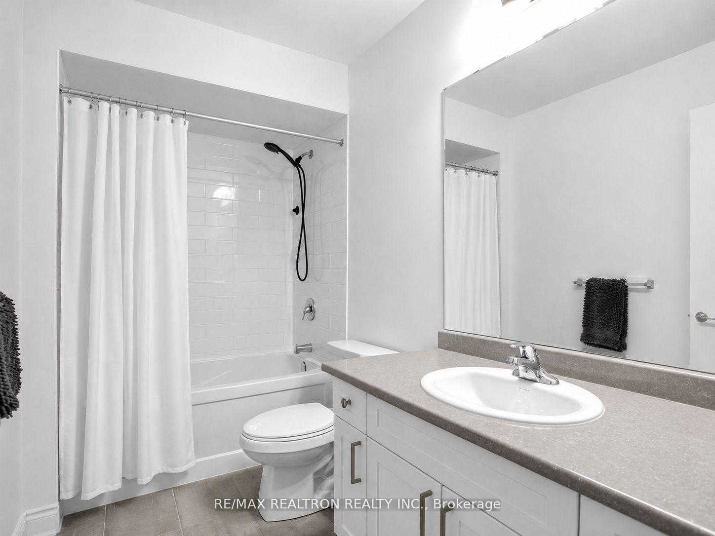 Photo 30 of 38 Chambery Street, Bracebridge, Macaulay — HOMEH