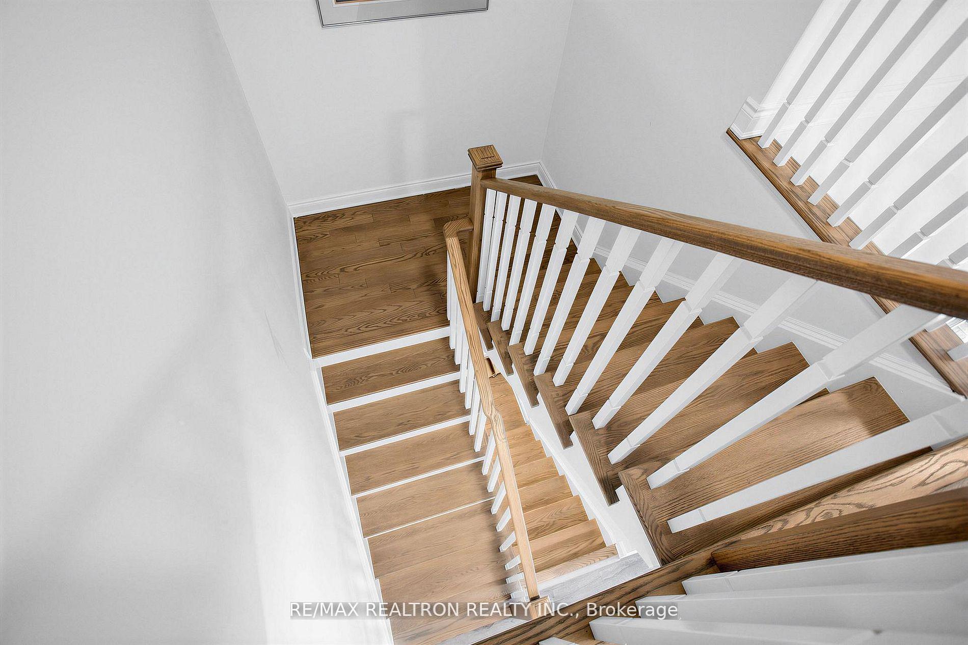 Photo 32 of 38 Chambery Street, Bracebridge, Macaulay — HOMEH