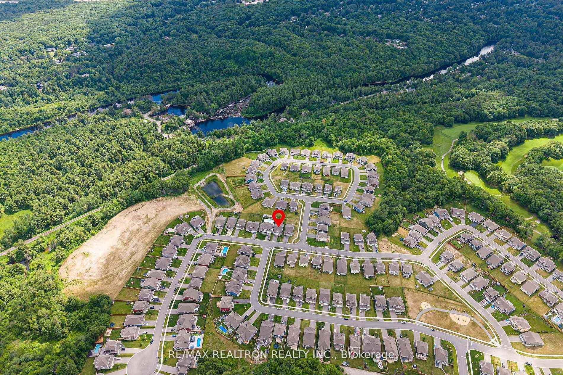 Photo 45 of 38 Chambery Street, Bracebridge, Macaulay — HOMEH