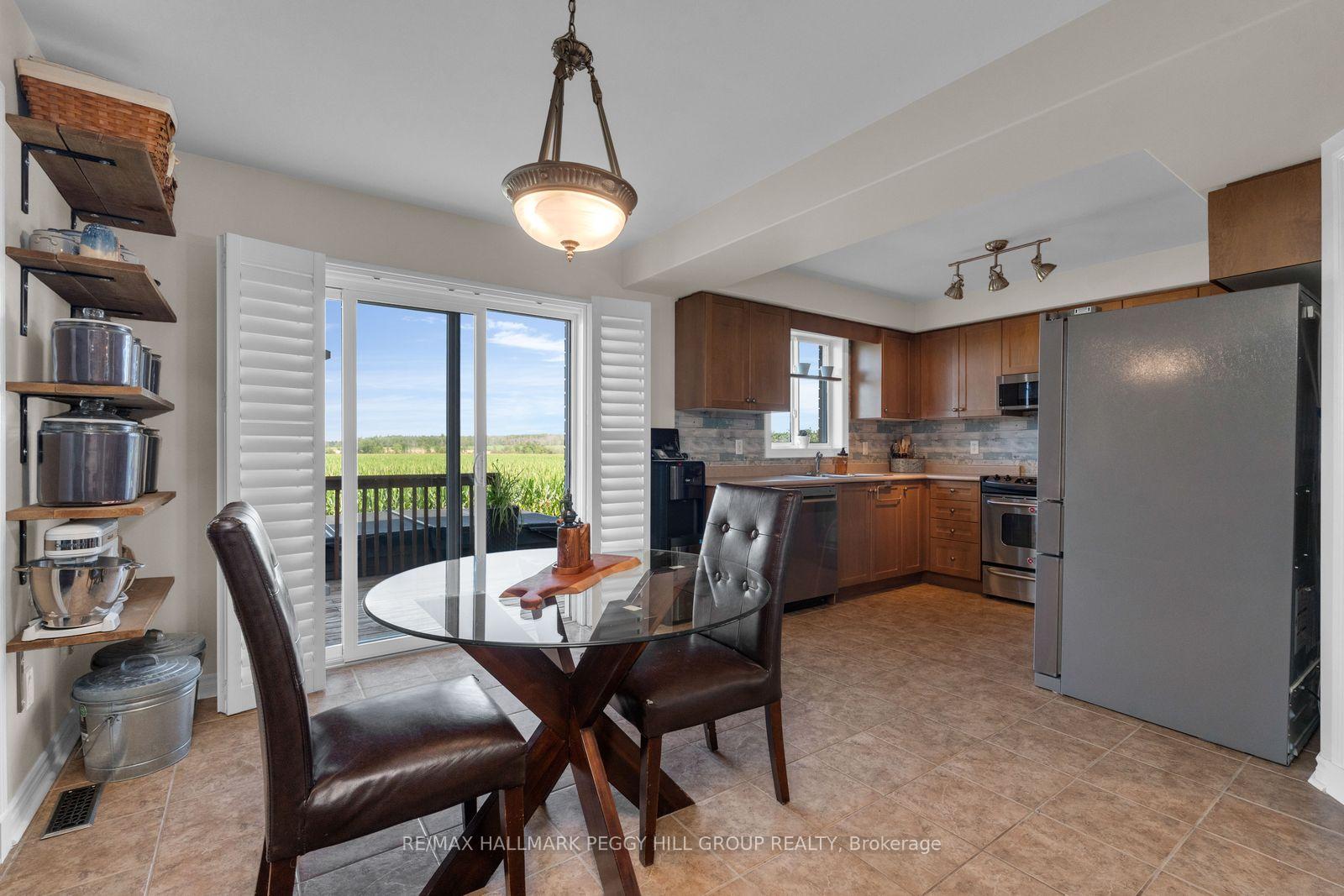Photo 2 of 34 Knox Drive, Springwater, Elmvale — HOMEH