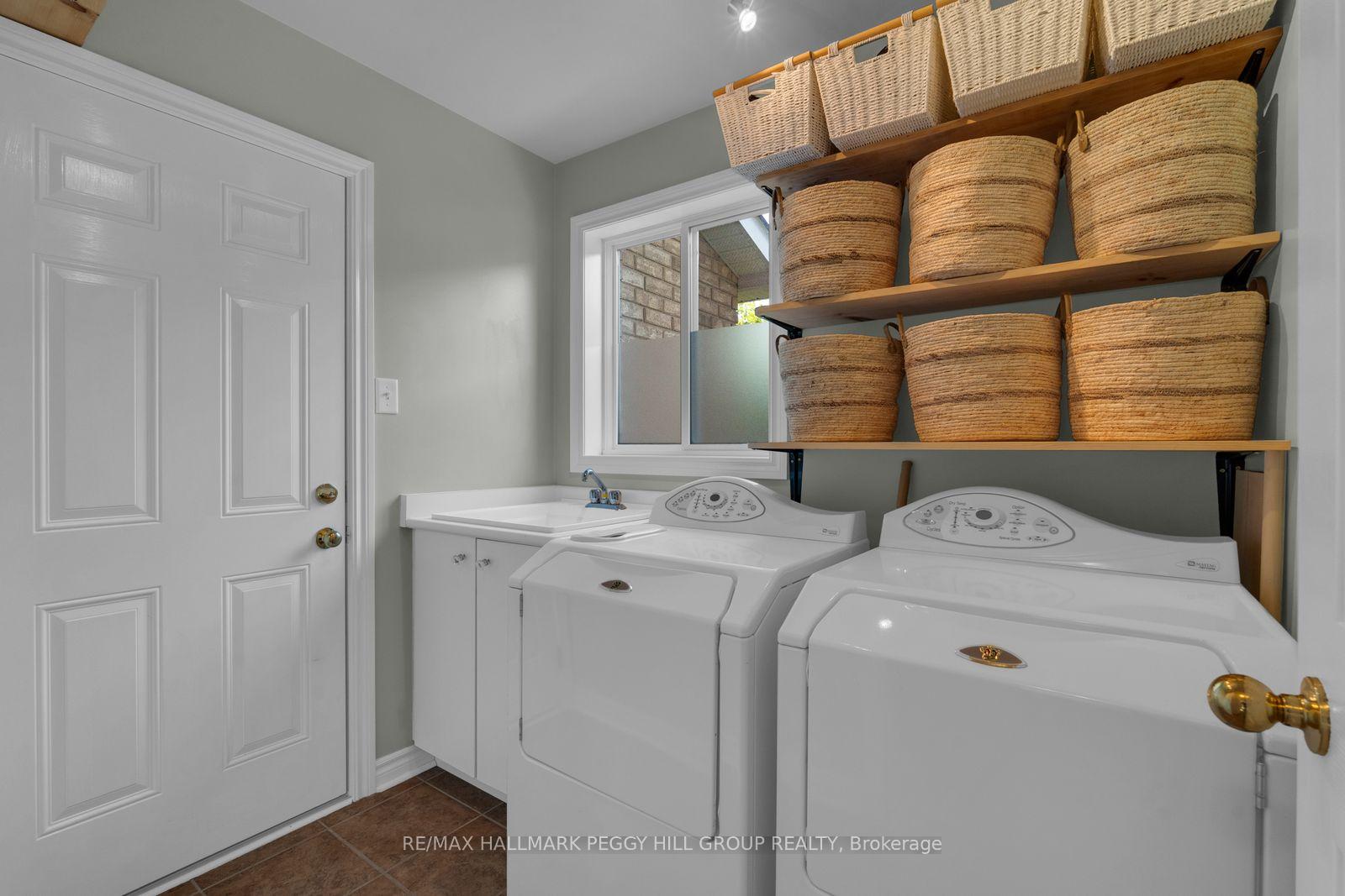 Photo 8 of 34 Knox Drive, Springwater, Elmvale — HOMEH