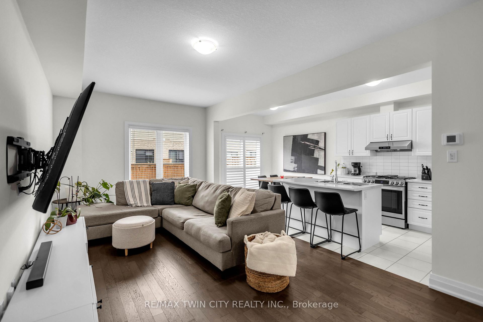 Photo 6 of 536 Grey Street, Brantford, Echo Place — HOMEH