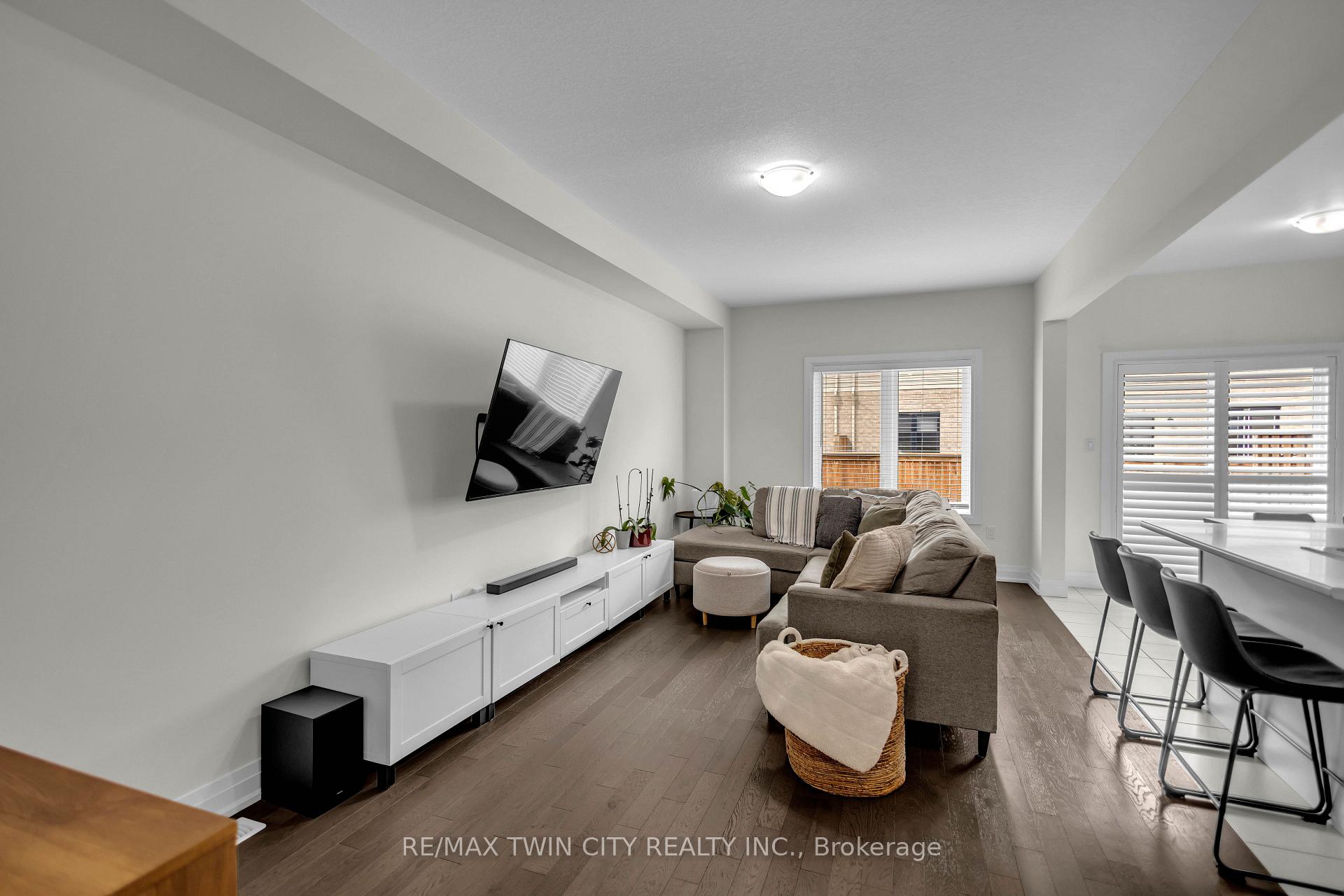Photo 7 of 536 Grey Street, Brantford, Echo Place — HOMEH