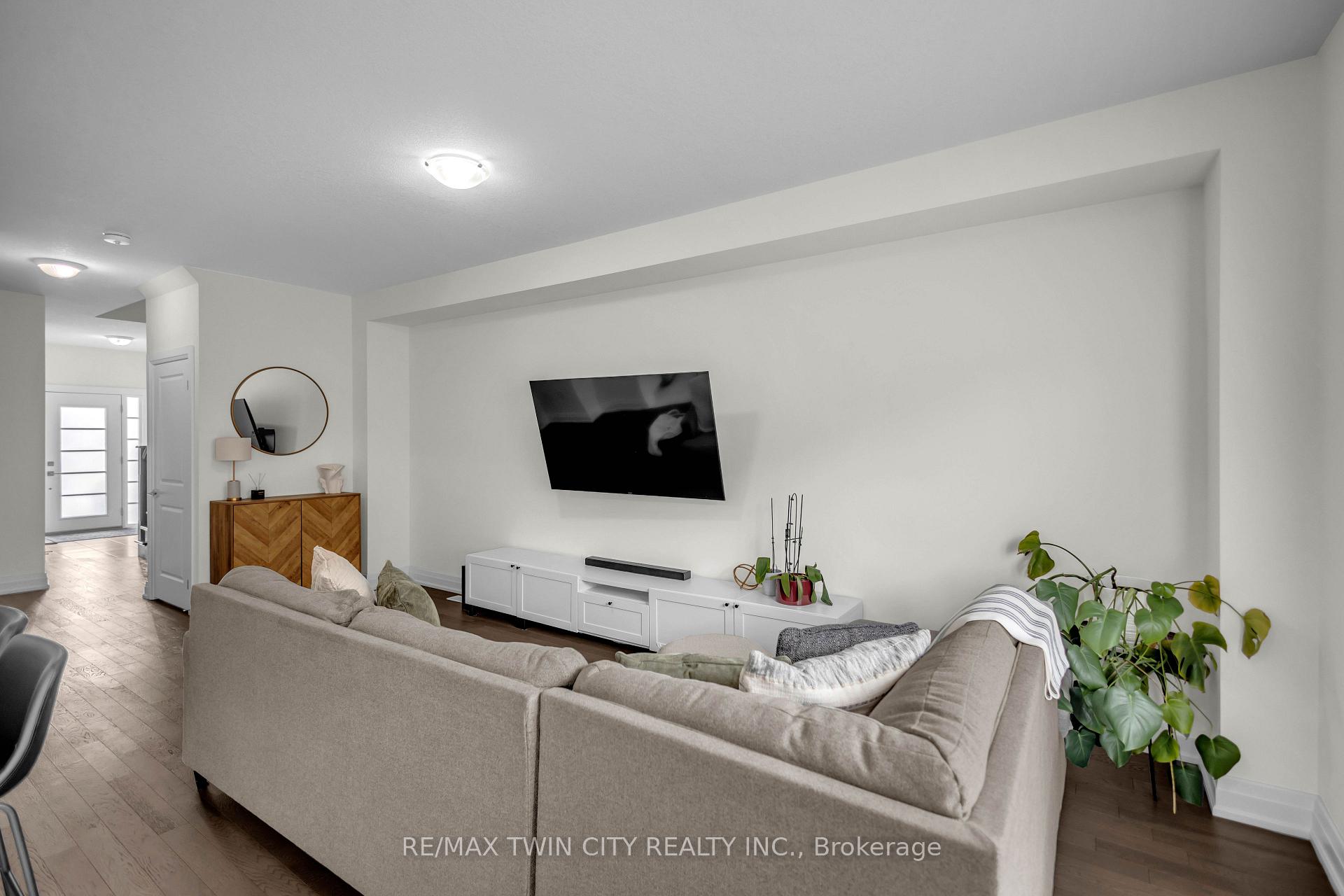 Photo 8 of 536 Grey Street, Brantford, Echo Place — HOMEH