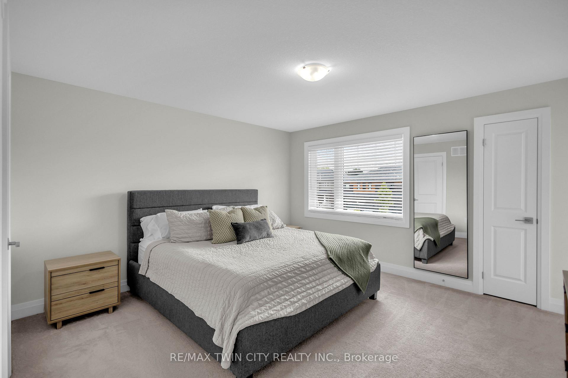 Photo 16 of 536 Grey Street, Brantford, Echo Place — HOMEH