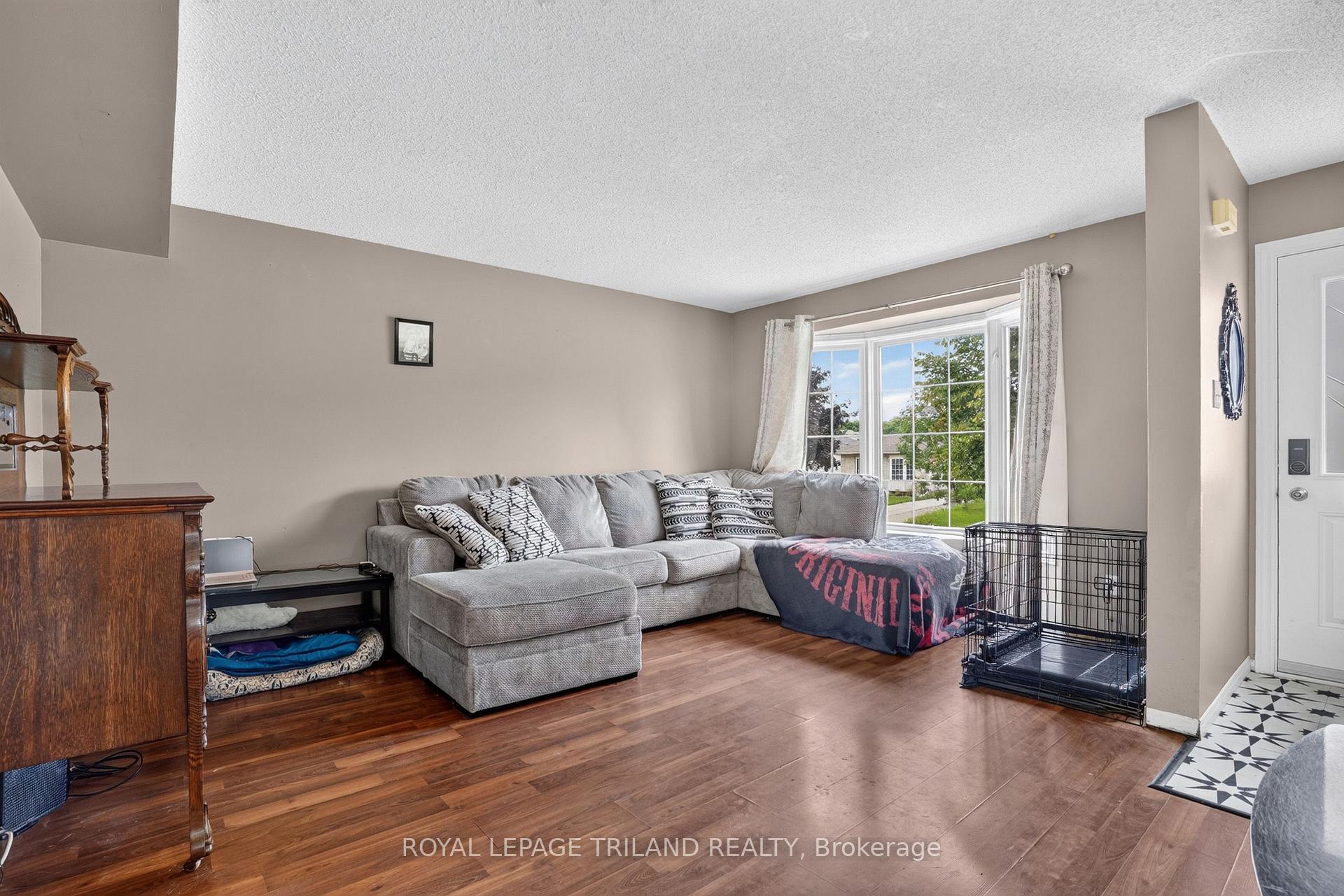 Photo 3 of 267 Fleming Drive, London, East D — HOMEH