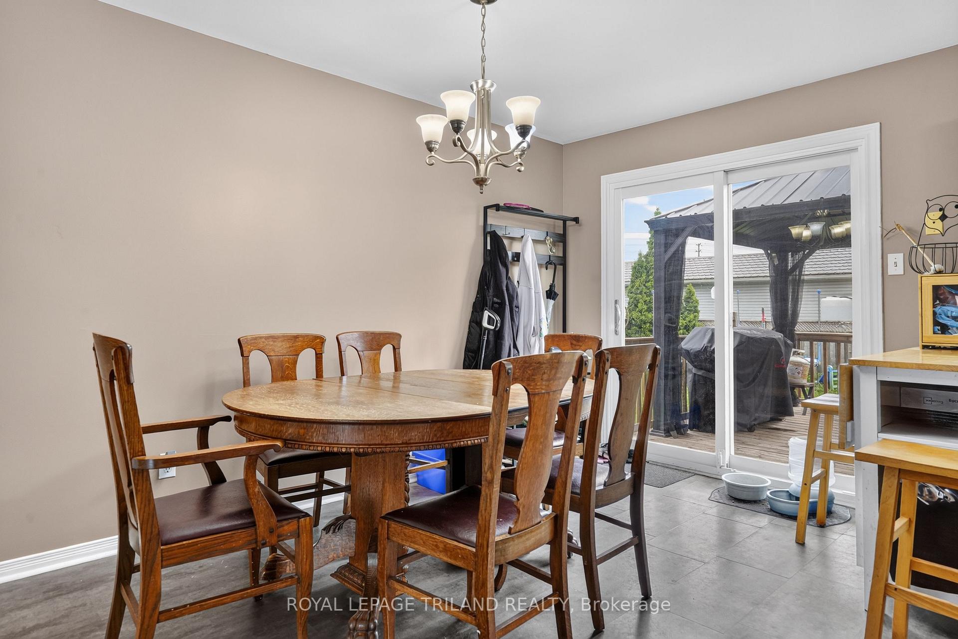 Photo 8 of 267 Fleming Drive, London, East D — HOMEH