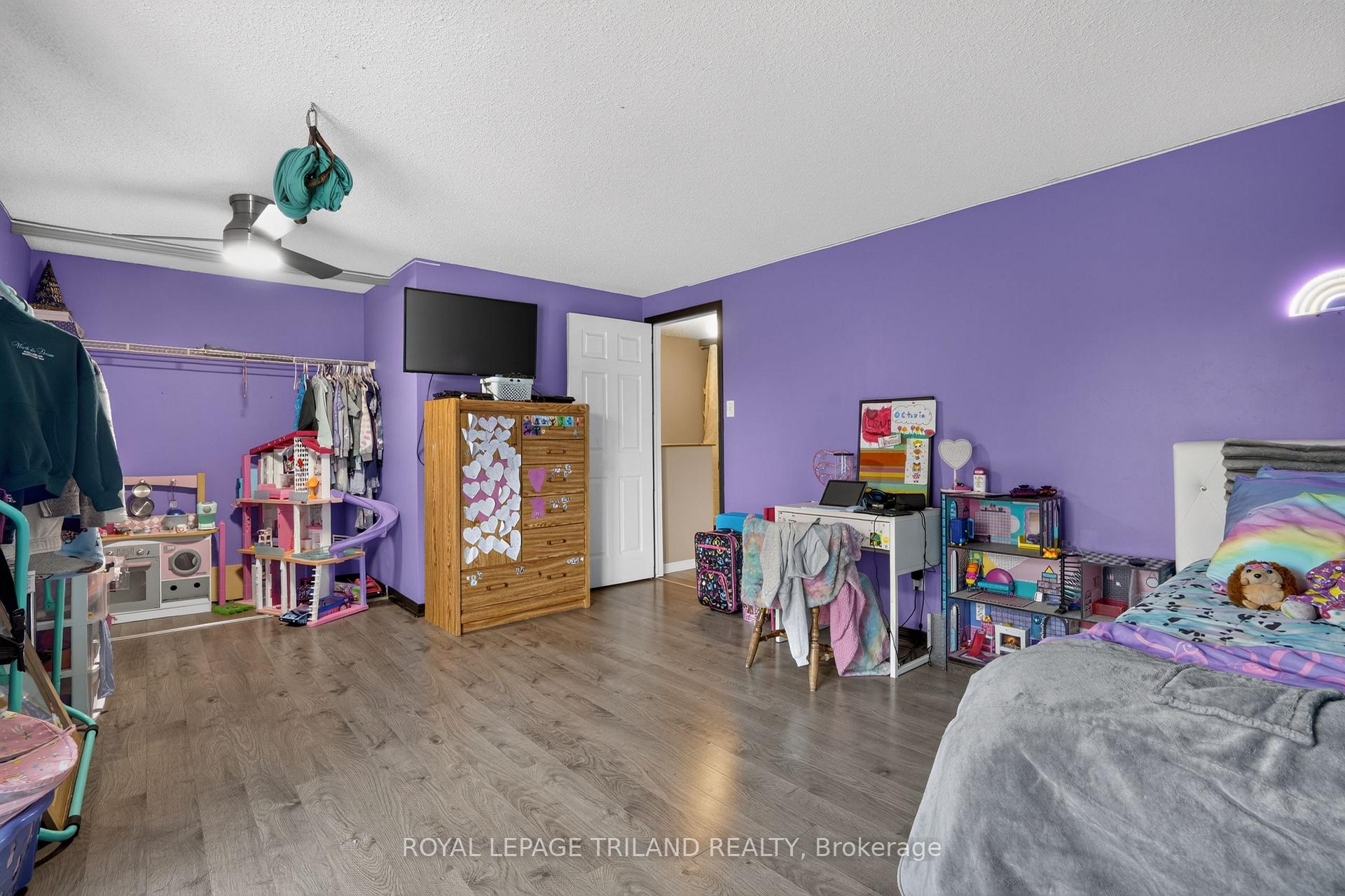 Photo 12 of 267 Fleming Drive, London, East D — HOMEH