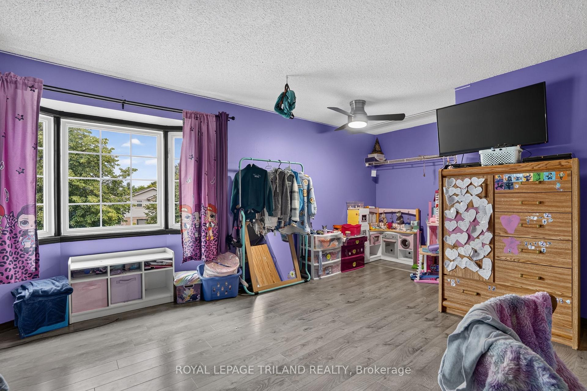 Photo 13 of 267 Fleming Drive, London, East D — HOMEH