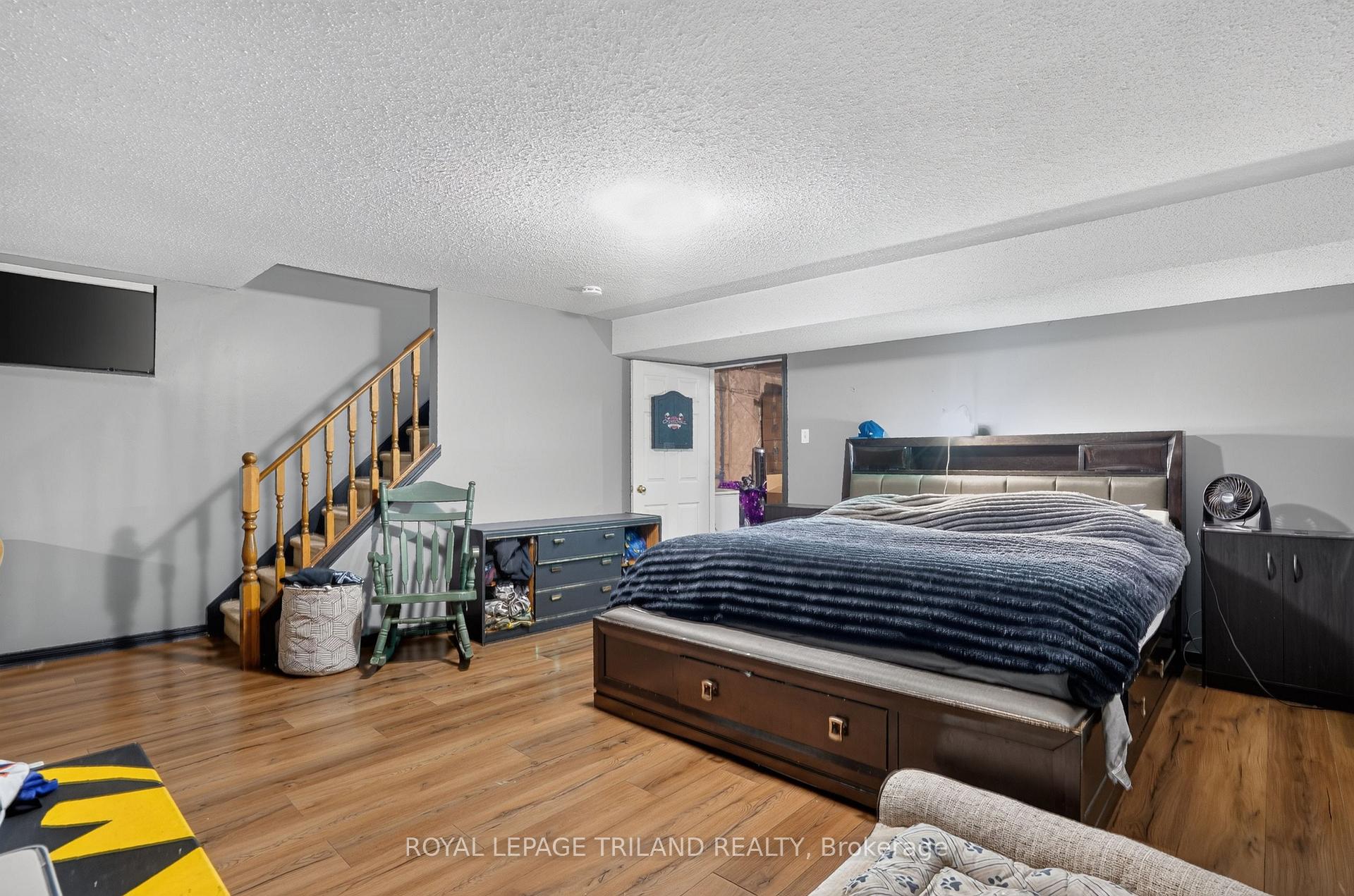 Photo 19 of 267 Fleming Drive, London, East D — HOMEH