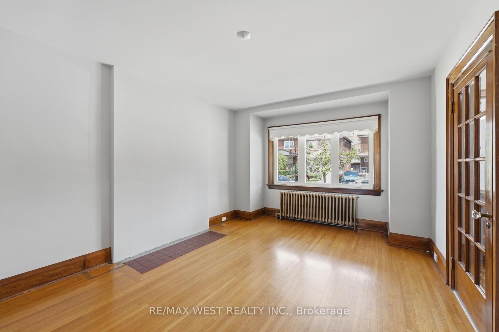 Photo 4 of 280 Westmount Avenue, Toronto, Oakwood Village — HOMEH