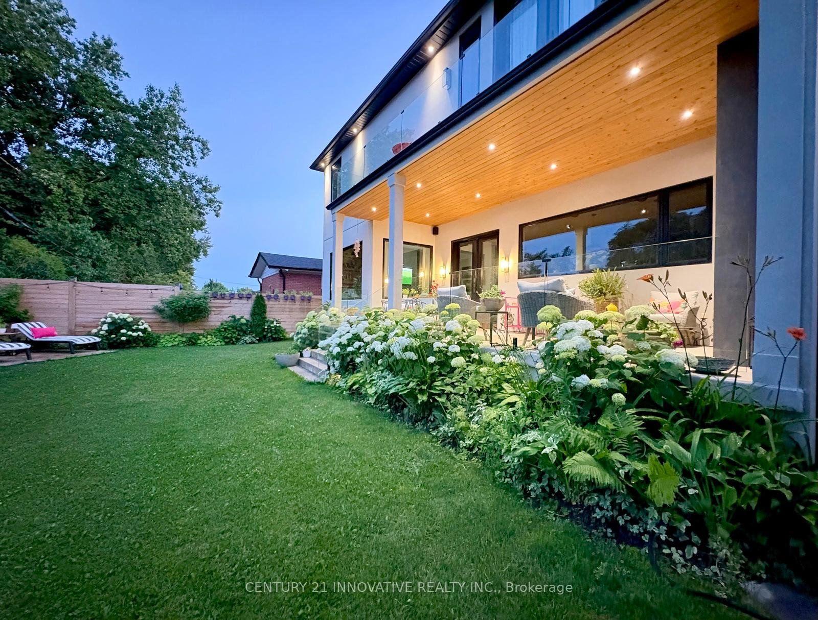 Photo 2 of 45 Paulart Drive, Etobicoke, Islington-City Centre West — HOMEH