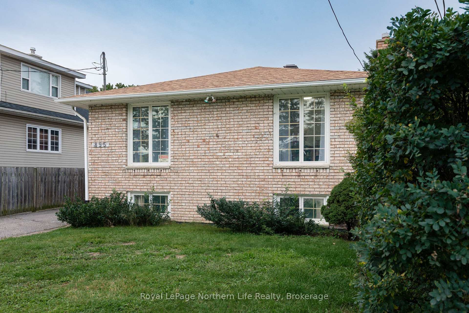 Photo 1 of 855 Memorial Drive, North Bay, Ferris — HOMEH
