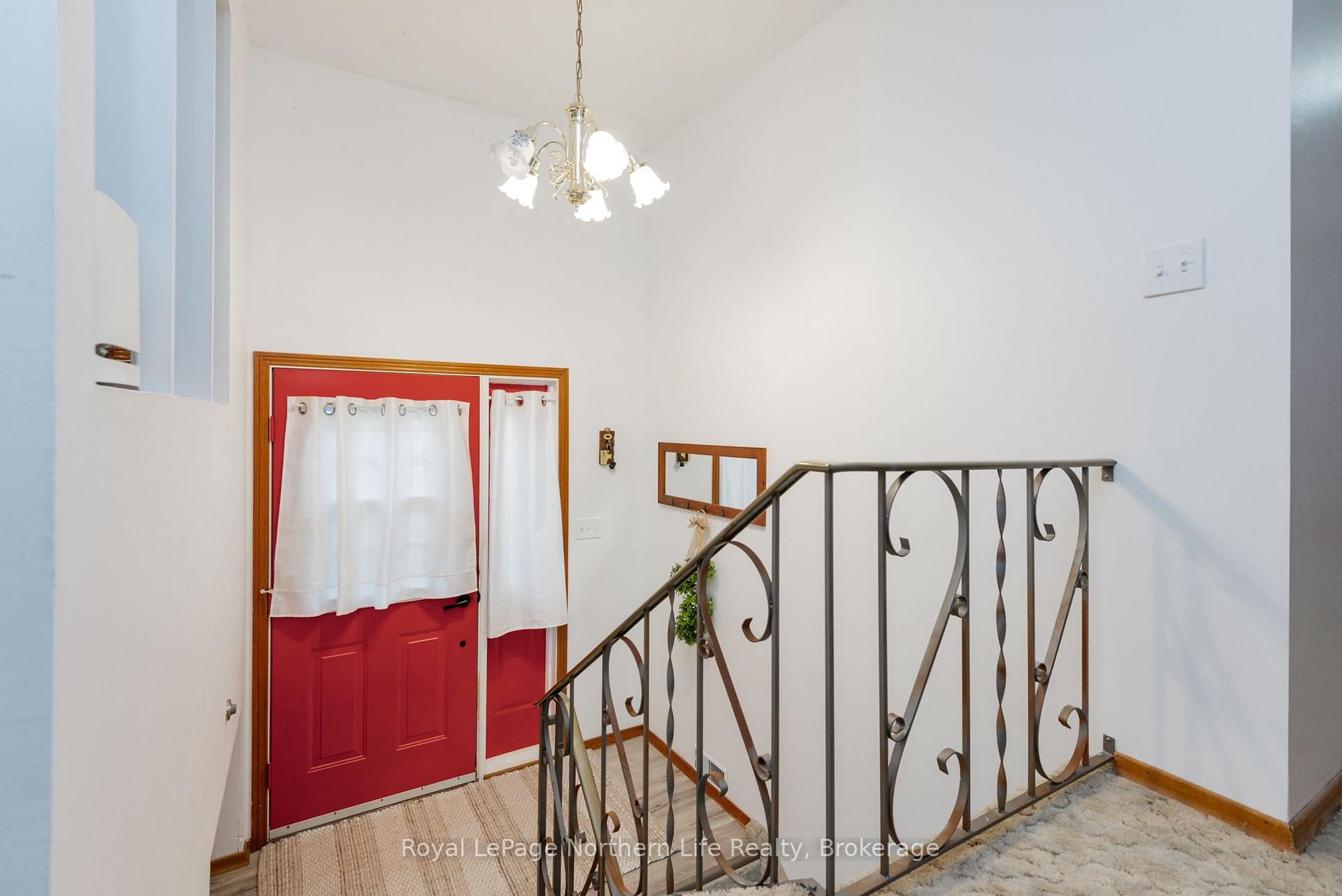Photo 2 of 855 Memorial Drive, North Bay, Ferris — HOMEH