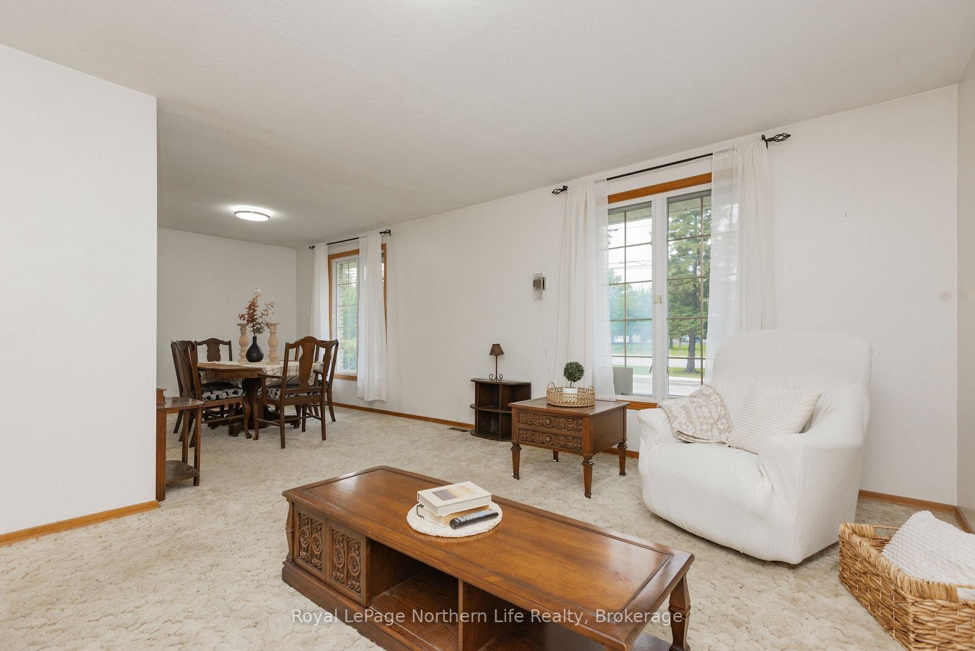 Photo 6 of 855 Memorial Drive, North Bay, Ferris — HOMEH