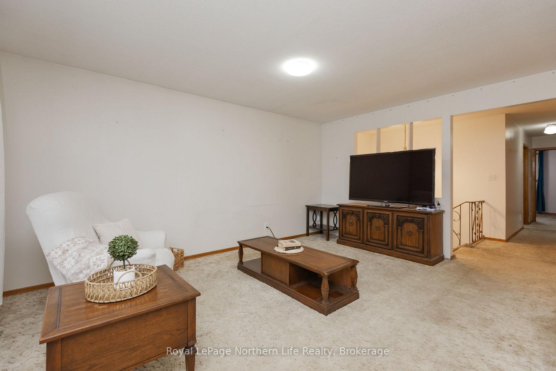 Photo 10 of 855 Memorial Drive, North Bay, Ferris — HOMEH