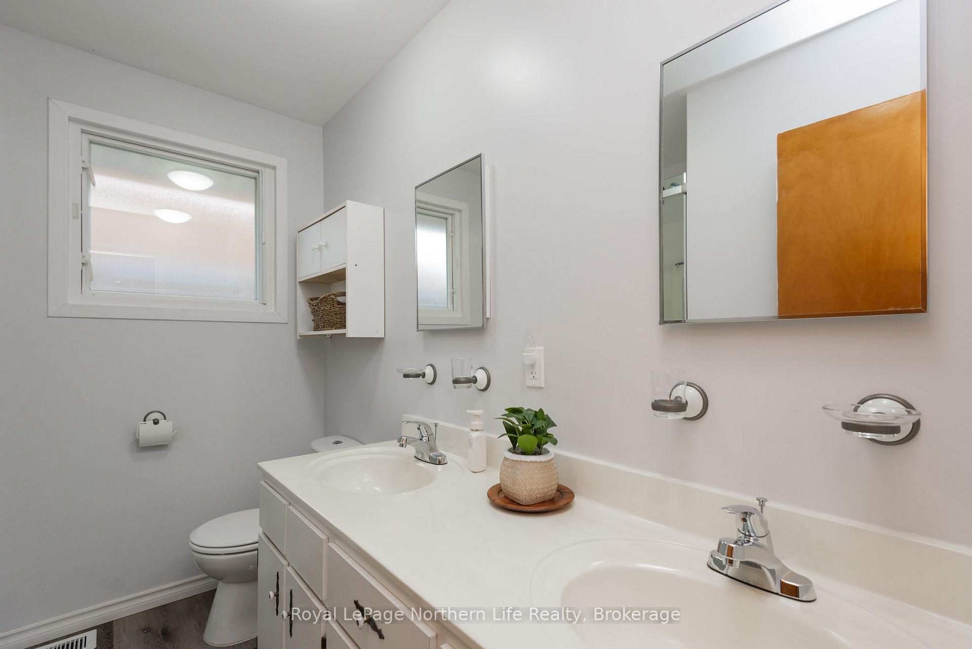 Photo 19 of 855 Memorial Drive, North Bay, Ferris — HOMEH