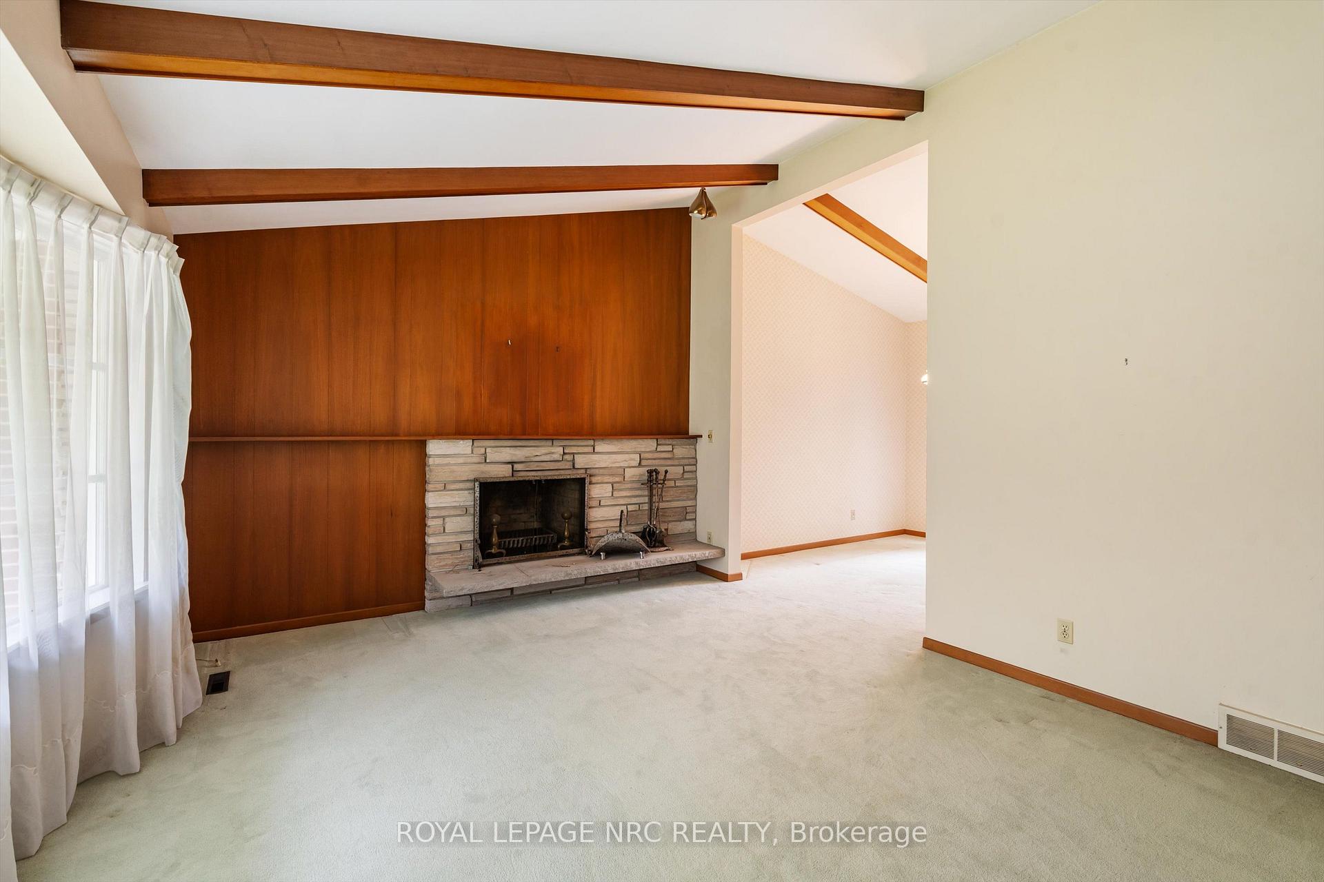 Photo 9 of 21 Parklane Crescent, St. Catharines, Glendale/Glenridge — HOMEH