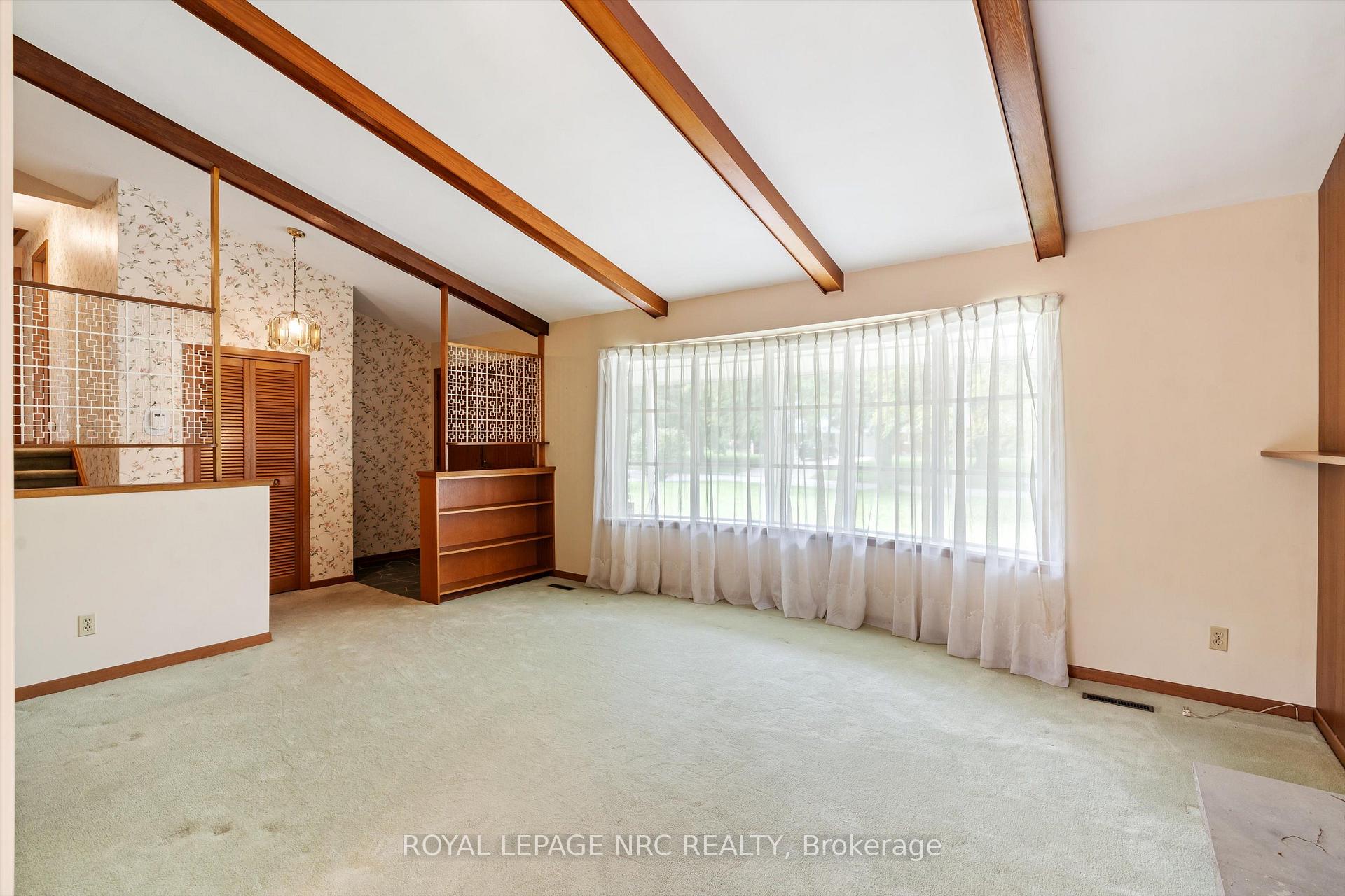 Photo 11 of 21 Parklane Crescent, St. Catharines, Glendale/Glenridge — HOMEH