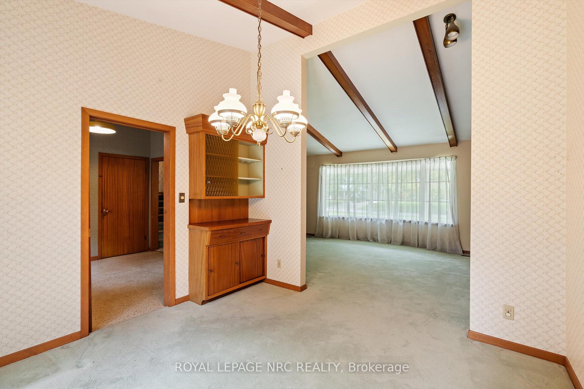 Photo 14 of 21 Parklane Crescent, St. Catharines, Glendale/Glenridge — HOMEH