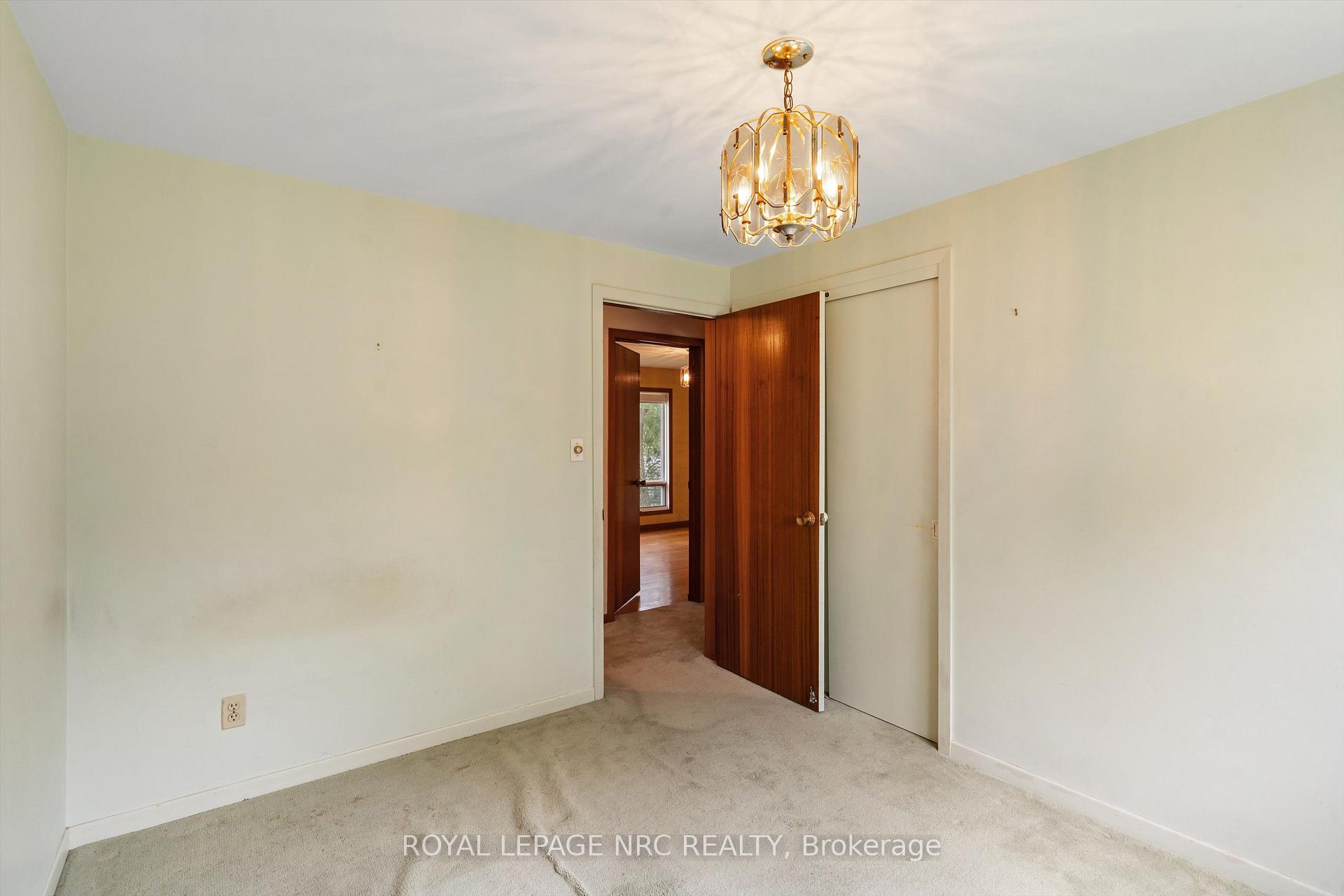 Photo 20 of 21 Parklane Crescent, St. Catharines, Glendale/Glenridge — HOMEH