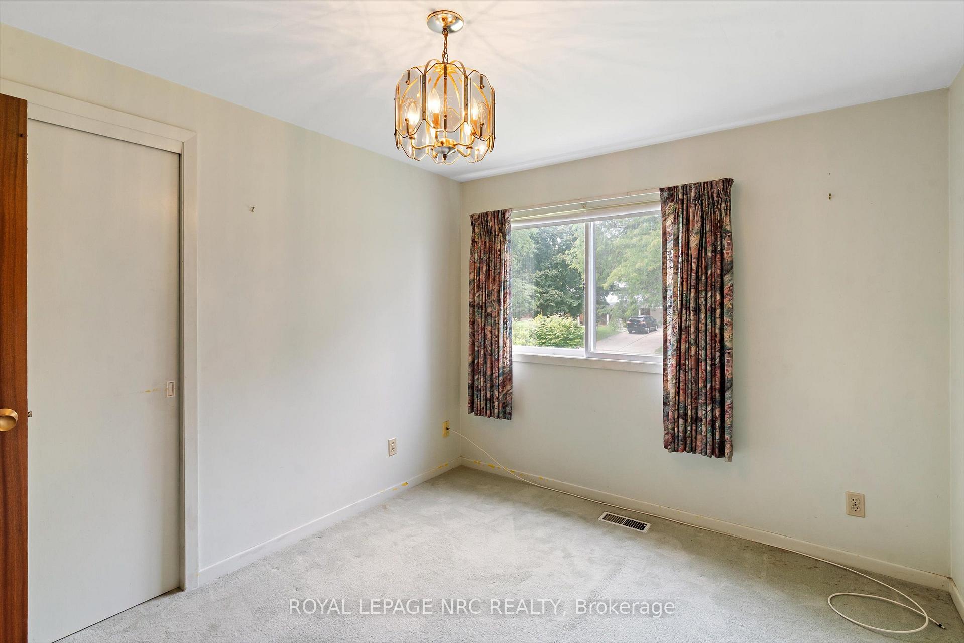 Photo 21 of 21 Parklane Crescent, St. Catharines, Glendale/Glenridge — HOMEH