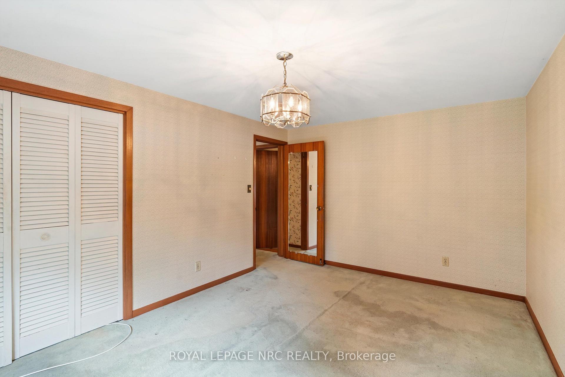 Photo 23 of 21 Parklane Crescent, St. Catharines, Glendale/Glenridge — HOMEH