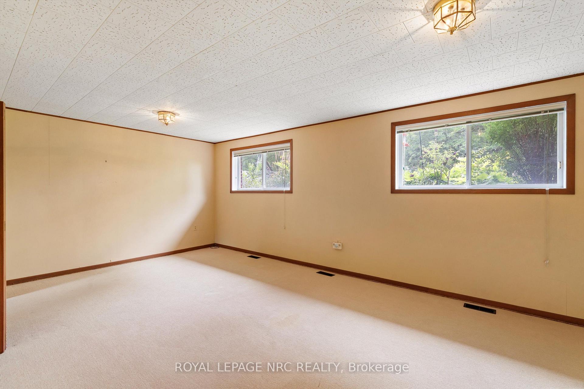 Photo 26 of 21 Parklane Crescent, St. Catharines, Glendale/Glenridge — HOMEH