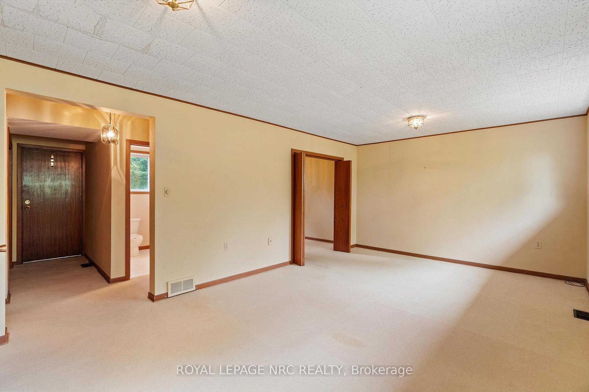 Photo 27 of 21 Parklane Crescent, St. Catharines, Glendale/Glenridge — HOMEH