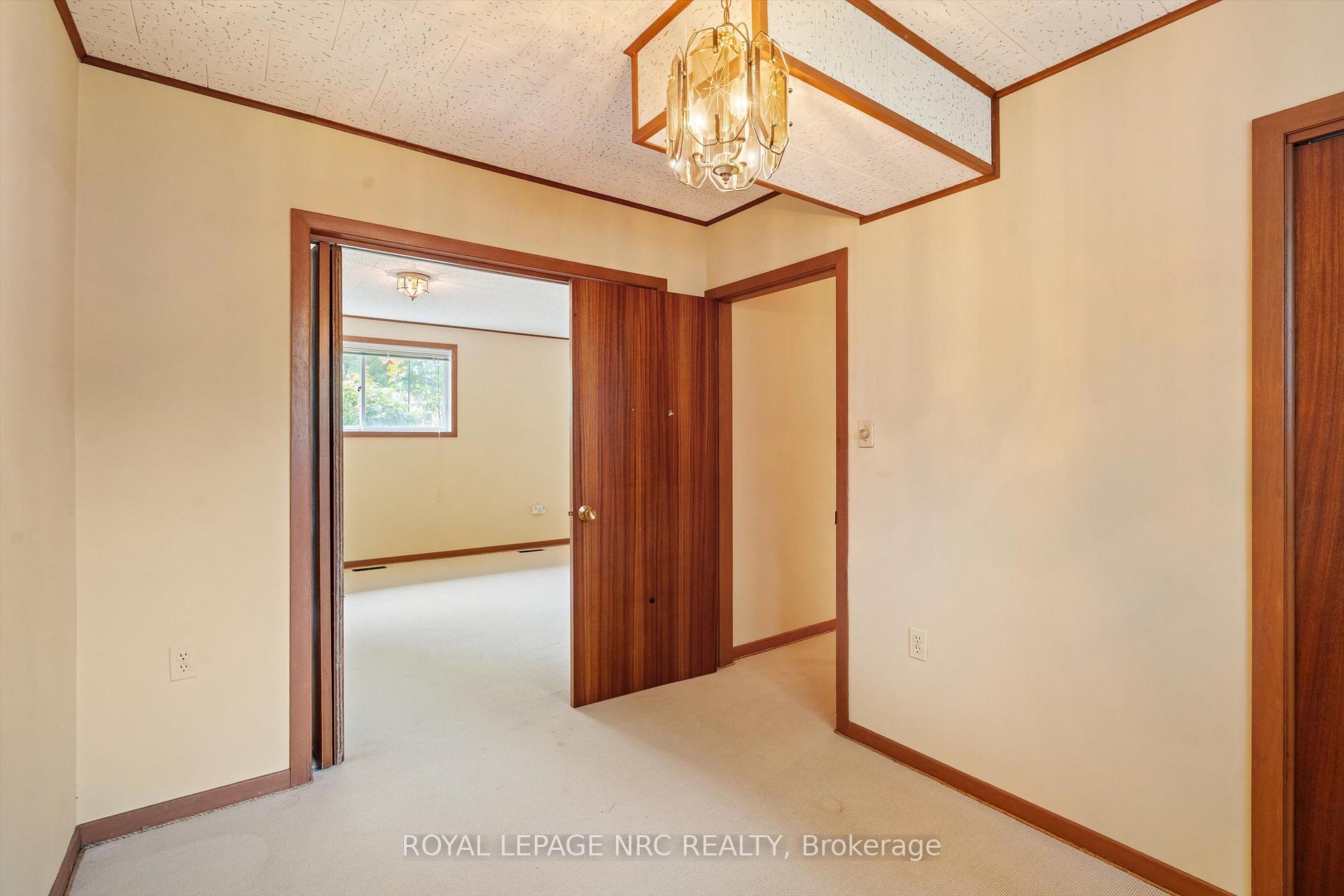 Photo 31 of 21 Parklane Crescent, St. Catharines, Glendale/Glenridge — HOMEH