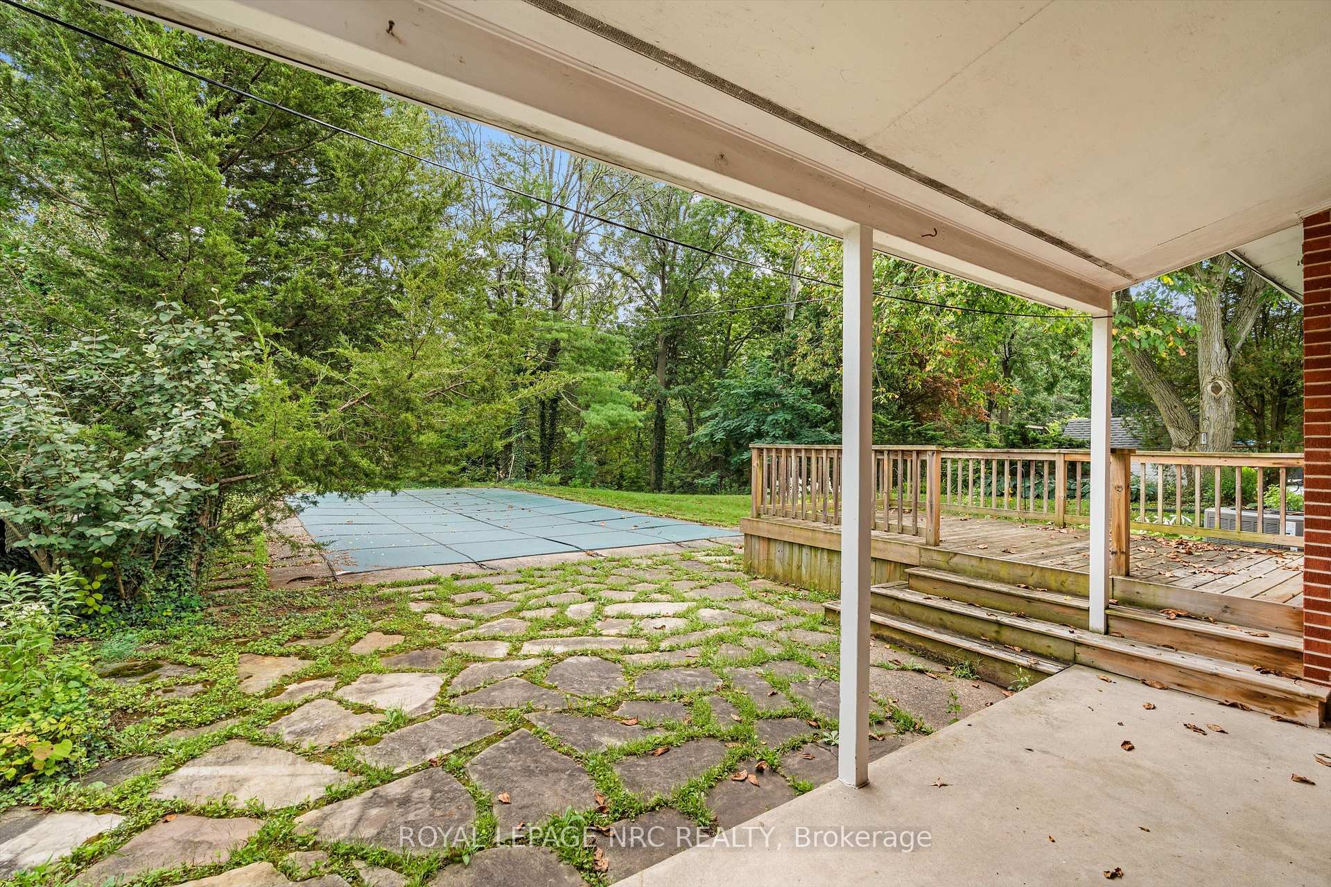 Photo 37 of 21 Parklane Crescent, St. Catharines, Glendale/Glenridge — HOMEH