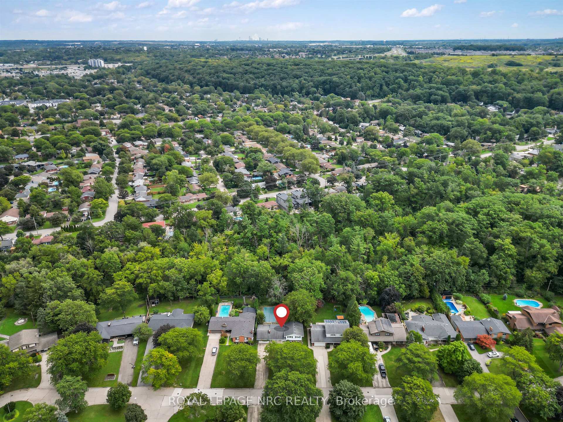 Photo 48 of 21 Parklane Crescent, St. Catharines, Glendale/Glenridge — HOMEH
