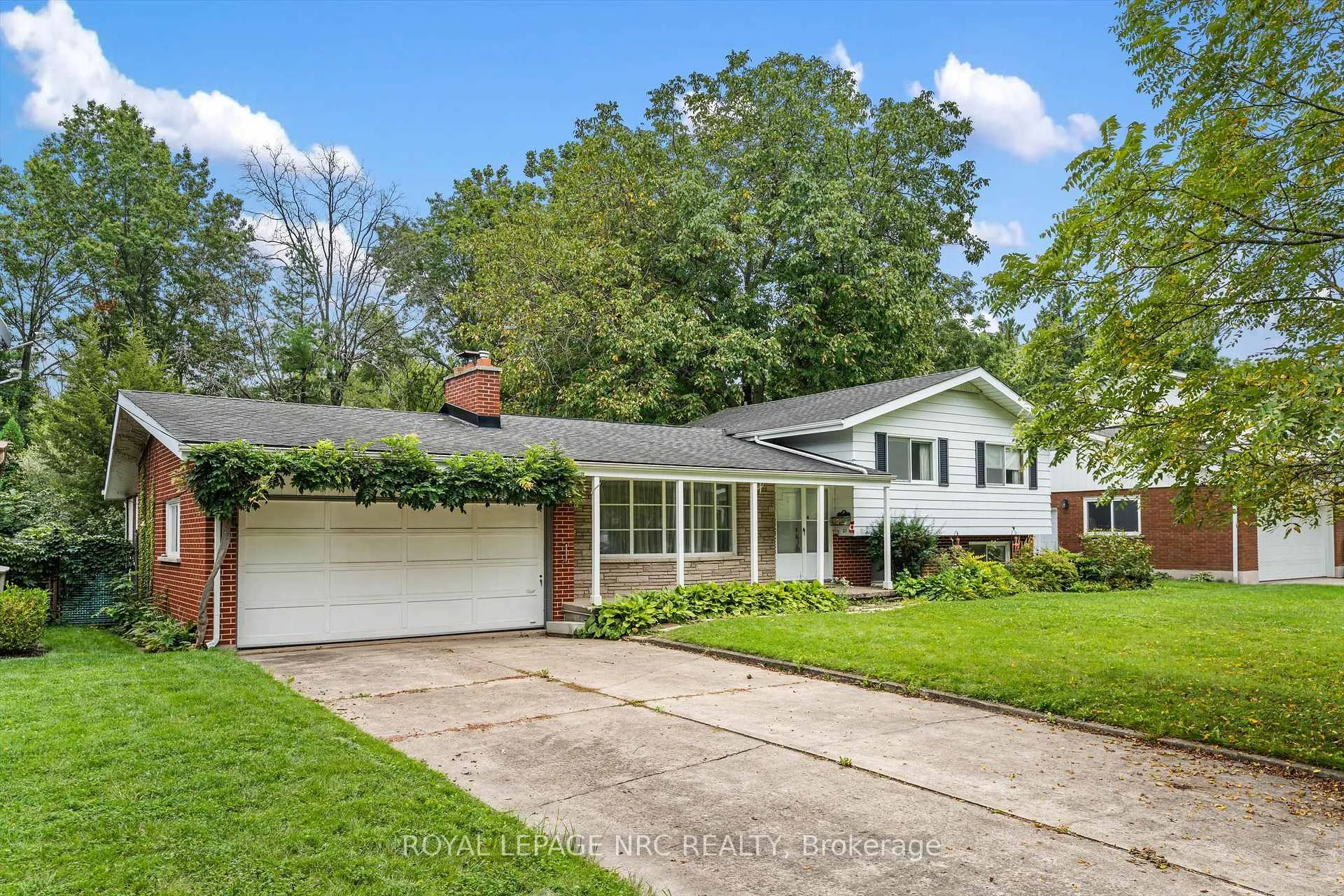 Photo 7 of 21 Parklane Crescent, St. Catharines, Glendale/Glenridge — HOMEH