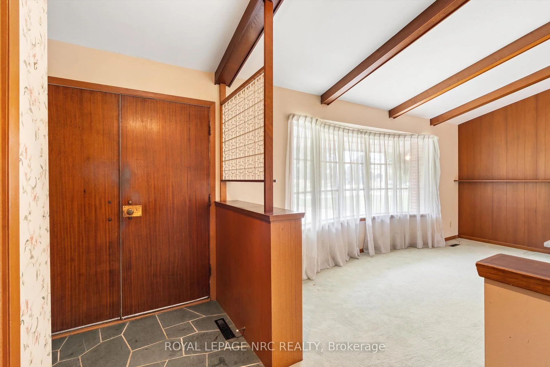 Photo 10 of 21 Parklane Crescent, St. Catharines, Glendale/Glenridge — HOMEH