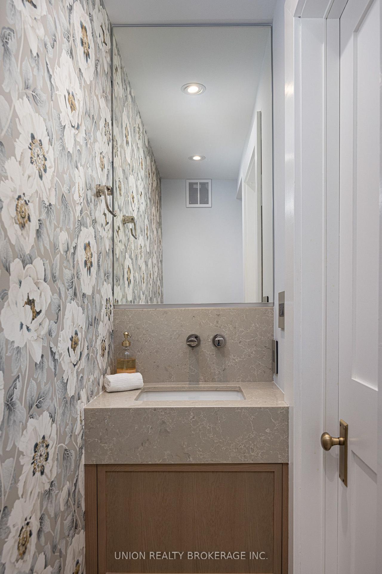 Photo 20 of 66 Silver Birch Avenue, Toronto, The Beaches — HOMEH