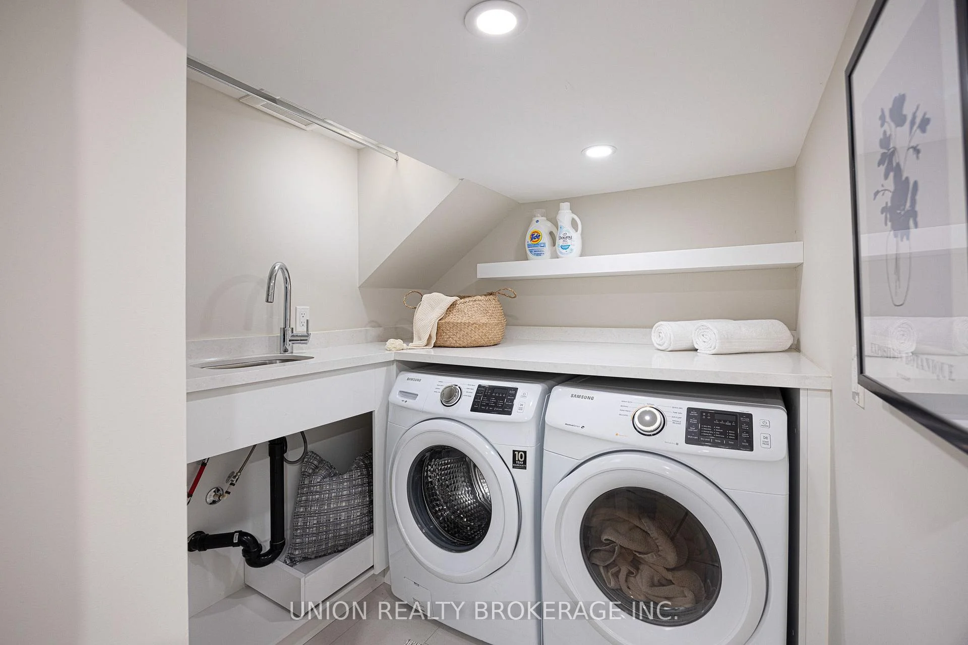 Photo 36 of 66 Silver Birch Avenue, Toronto, The Beaches — HOMEH