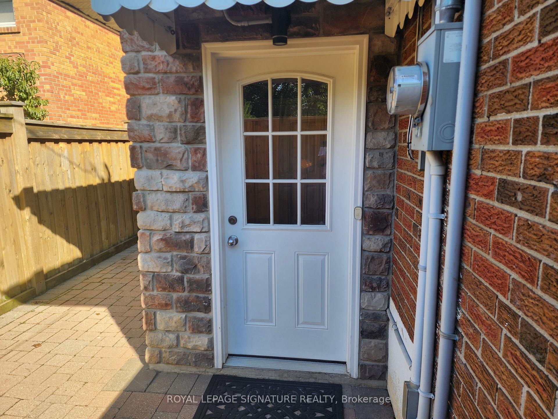 Photo 3 of 35 Summitcrest Drive, Etobicoke, Willowridge-Martingrove-Richview — HOMEH