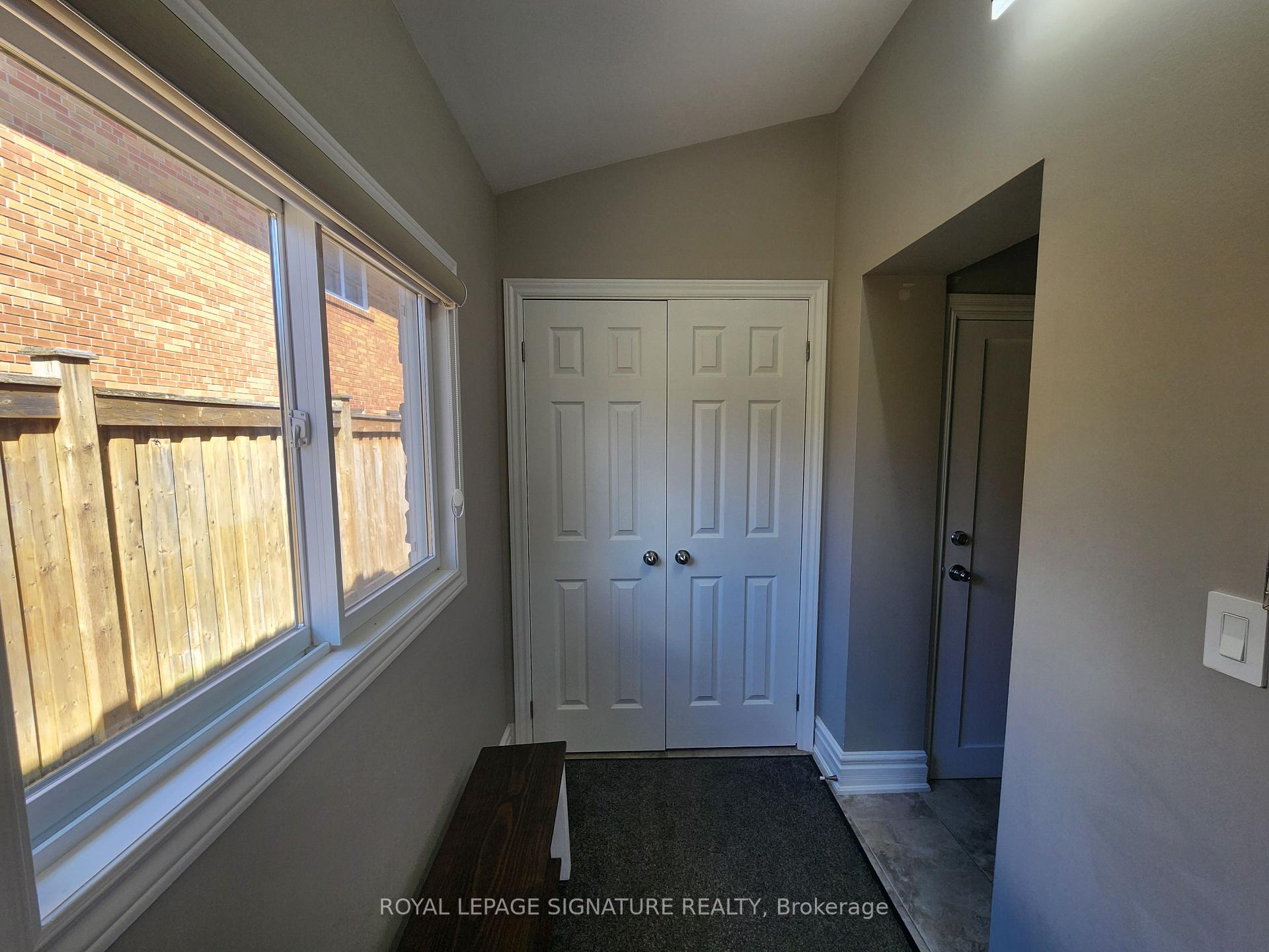 Photo 5 of 35 Summitcrest Drive, Etobicoke, Willowridge-Martingrove-Richview — HOMEH