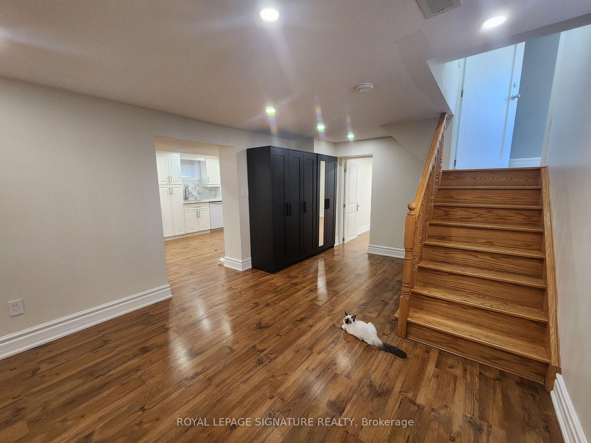 Photo 6 of 35 Summitcrest Drive, Etobicoke, Willowridge-Martingrove-Richview — HOMEH