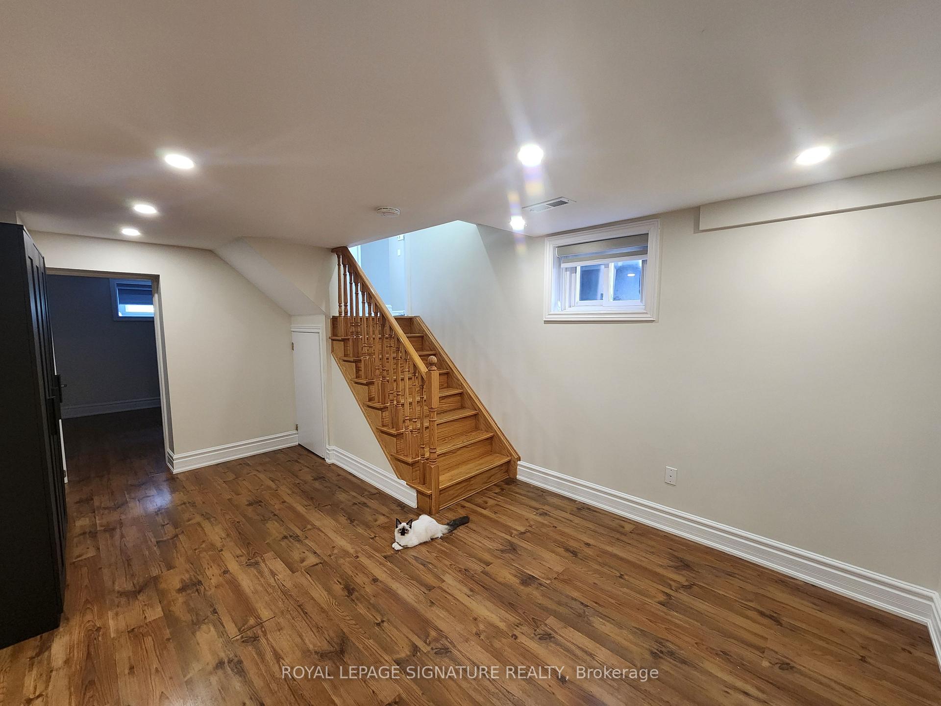 Photo 8 of 35 Summitcrest Drive, Etobicoke, Willowridge-Martingrove-Richview — HOMEH
