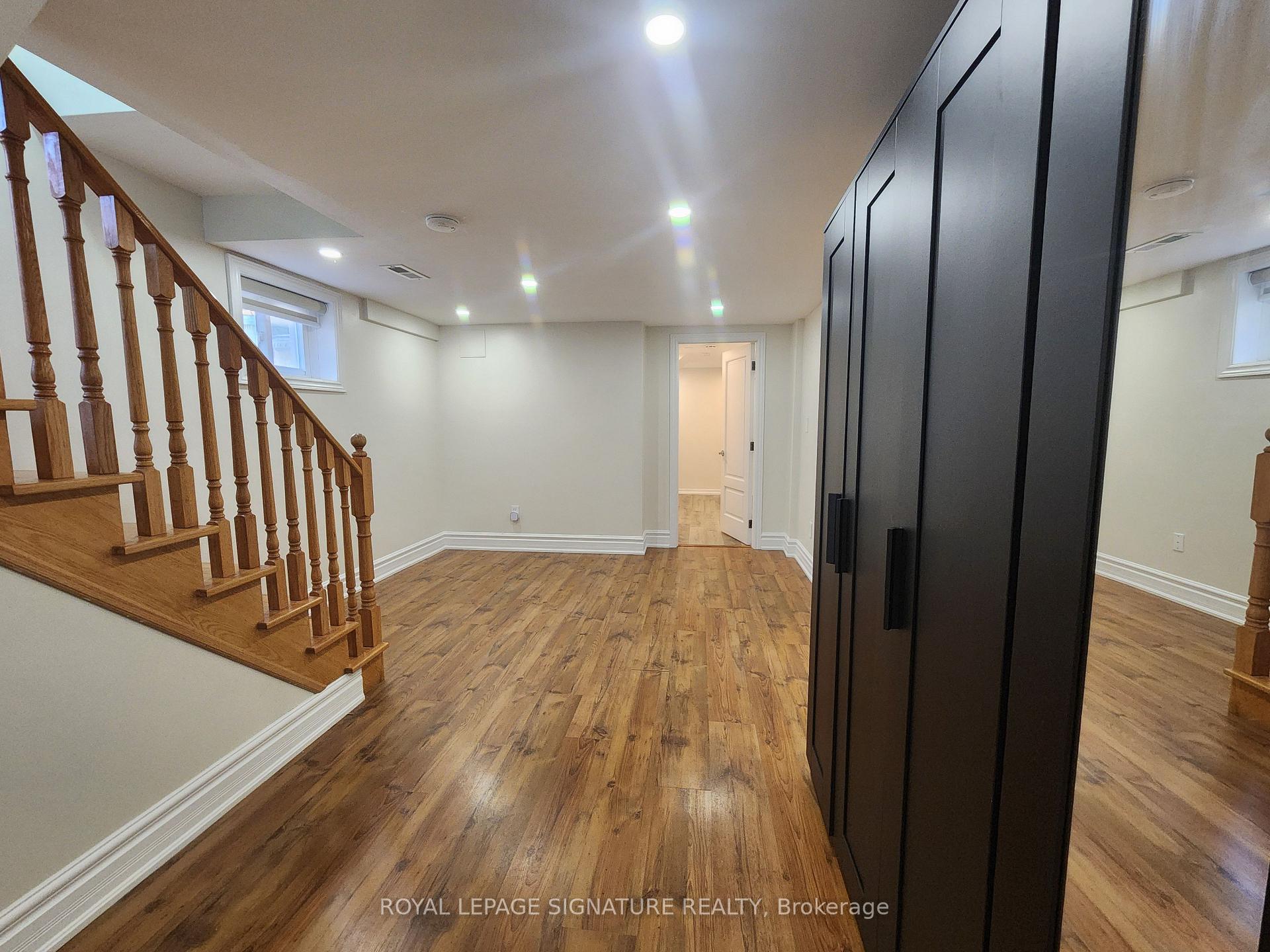 Photo 9 of 35 Summitcrest Drive, Etobicoke, Willowridge-Martingrove-Richview — HOMEH
