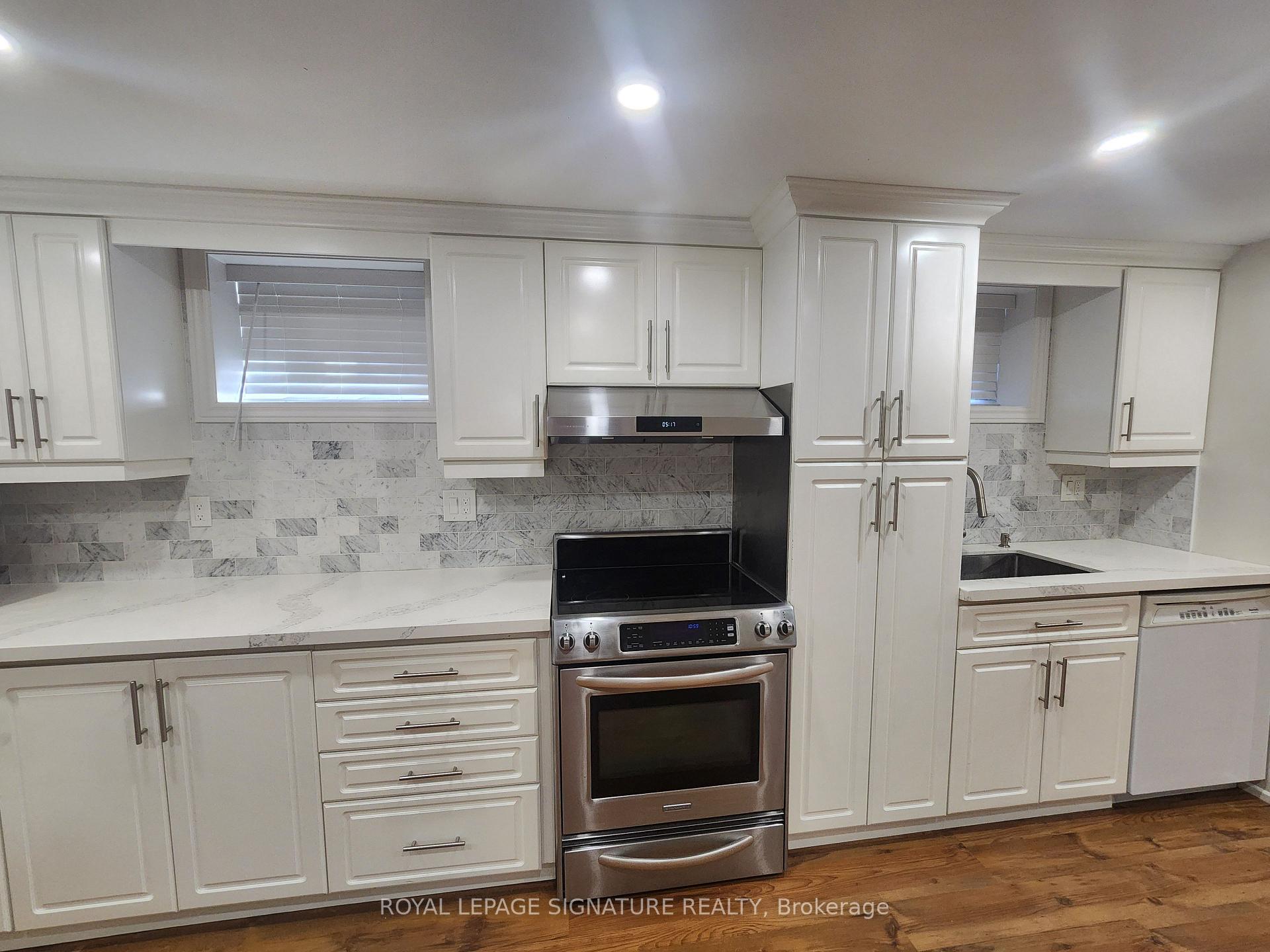 Photo 11 of 35 Summitcrest Drive, Etobicoke, Willowridge-Martingrove-Richview — HOMEH